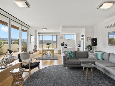 POINT GREY APARTMENT ONE - VIEWPOINT - Tourism TAS 2