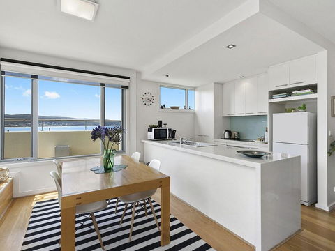 POINT GREY APARTMENT ONE - VIEWPOINT - Tourism TAS 1