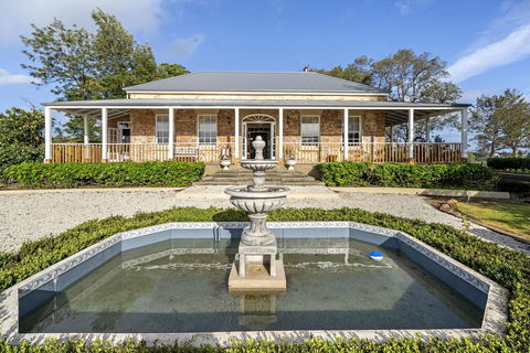 Pointe Rapide Estate - L'abode Accommodation - Hobart Tourism 0