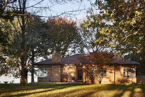 Polperro Farmhouse - Hobart Tourism 0
