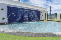 Pool Tennis Alexandra Headlands Oceanfront Resort