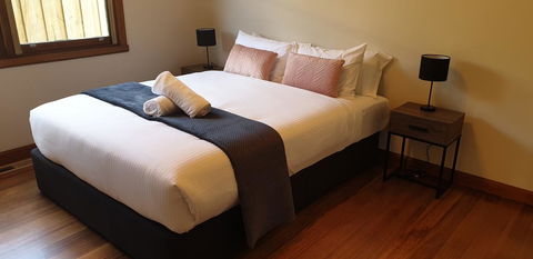 Port Life Beach House - Hobart Tourism 3