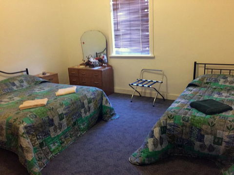 Port Wakefield Cottages - Tourism TAS 1