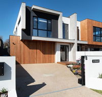 Portrush Luxury Villa - Hobart Tourism