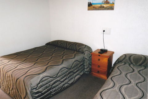 PRECINCT HOTEL GLADSTONE - Hobart Tourism 2