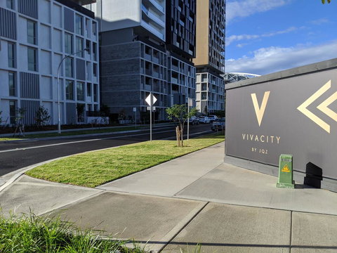 Presidential 3-bed 2-bath, Balcony, With Pool Included - Hobart Tourism 1
