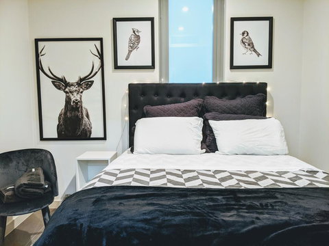 Presidential 3-bed 2-bath, Balcony, With Pool Included - Hobart Tourism 3