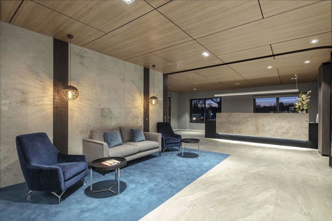 Quality Hotel Lakeside - Hobart Tourism 1