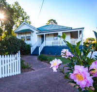 Queen Bee Cottage Milton