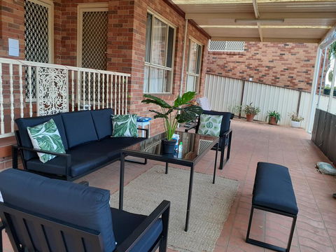 Quiet And Spacious Living Close To All Attractions - Tourism TAS 1