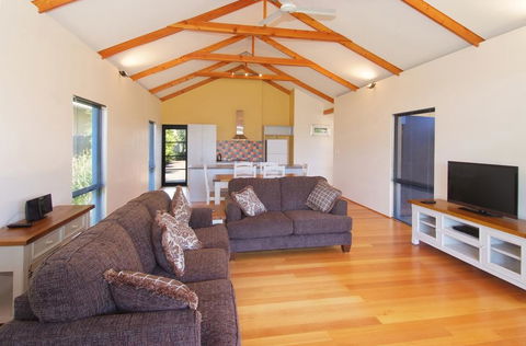 Quiet Cottage - Hobart Tourism 2
