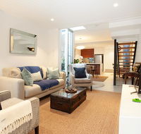 Quiet Family Home With Garden Courtyard Near Cafes - Tourism TAS