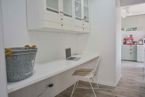 Quiet Pet Friendly Home 3 Houses To Beach Entry With Private Pool Walk To Shops - Tourism TAS 3