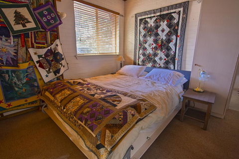 Quilters Studio - Tourism TAS 2