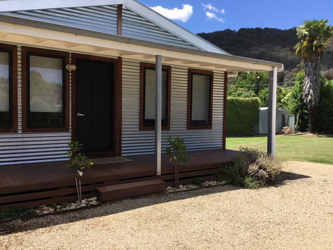 Rail Trail Cottage - Hobart Tourism 0