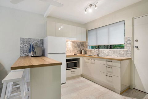 Rare! Modern Unit With Private Fenced Garden Close To The Beach PC3 - Tourism TAS 2