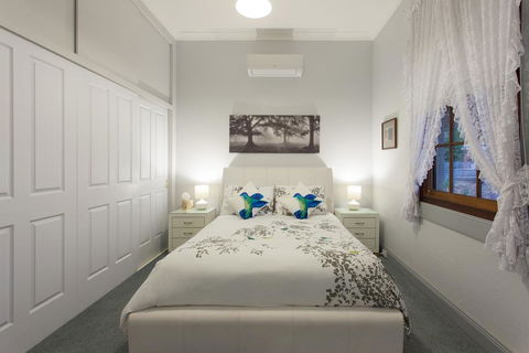 Rawson's Retreat - Five Bedroom Home - Walk CBD - Includes Breakfast - Tourism TAS 1