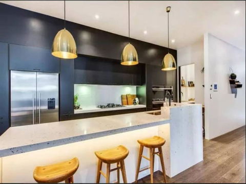 Readyset Glashouse Melbourne - Tourism TAS 2