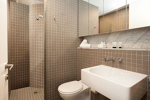 Refined Apartment Close To Nightlife, Restaurants With Car Space - Tourism TAS 3