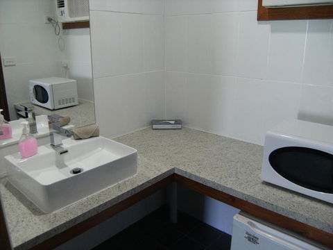 Regency Court Motel - Hobart Tourism 1