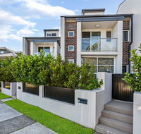Relax in a Spacious  Modern Townhouse in Asquith - Tourism TAS