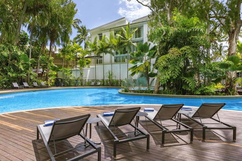 Relax In Palm Cove - Hobart Tourism 1