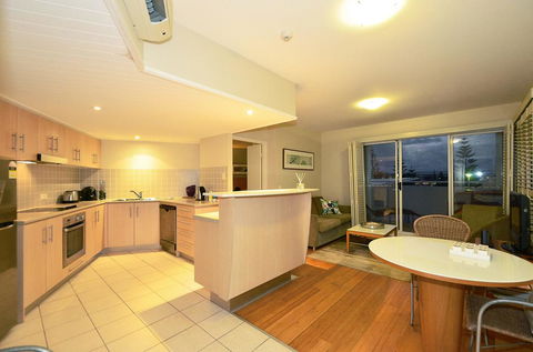RESORT ON THE BEACH 2214/2215 - Tourism TAS 1