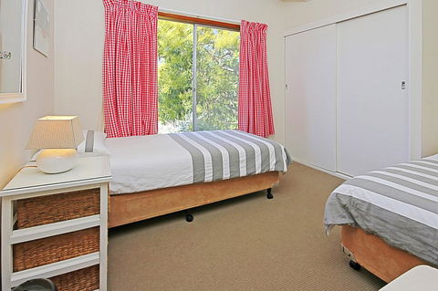 REST ASHORE At MOLLYMOOK - Tourism TAS 3