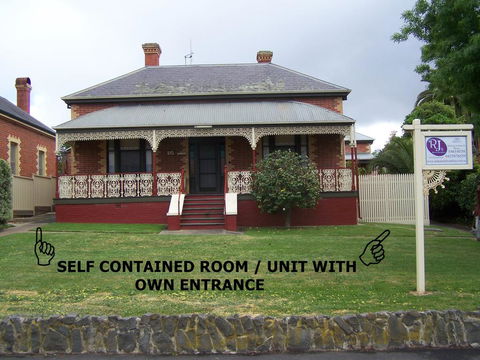 RJ's Bed & Breakfast - Tourism TAS 0