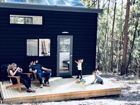 Robinson Crusoe Tiny House - Hobart Tourism 0