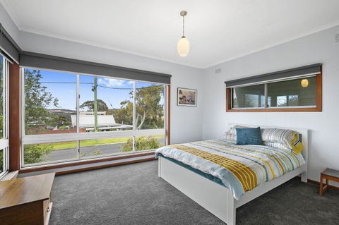 Rocklea Comfort 38 - Hobart Tourism 0