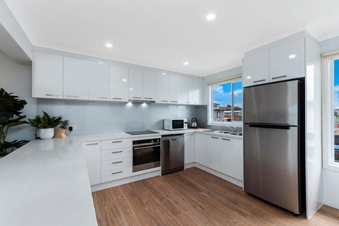 Rocky Point - Pet Friendly Accommodation For Multiple Families - Hobart Tourism 3