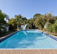 Ron's Beach House - Hobart Tourism