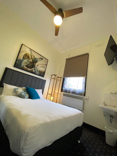 Rooms At Carboni's - Tourism TAS 3