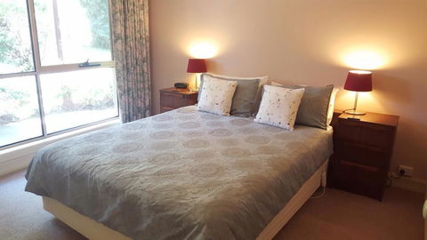 Roshnier Apartment - Hobart Tourism 1
