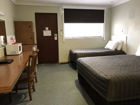 Roydons Motor Inn - Tourism TAS 2
