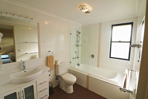 Saltwater Apartments - Hobart Tourism 3