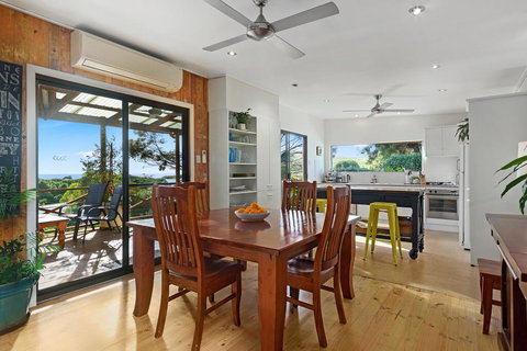 Sandy Feet Retreat - 13 Scenic View Drive - Hobart Tourism 1