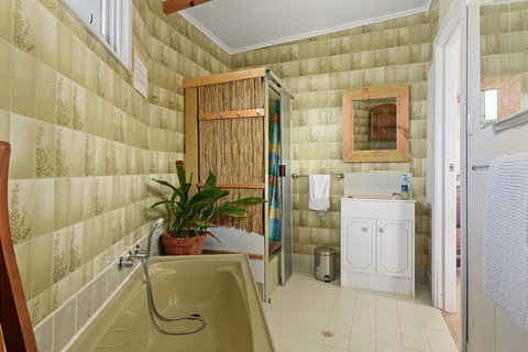 Sandy Feet Retreat - 13 Scenic View Drive - Hobart Tourism 2