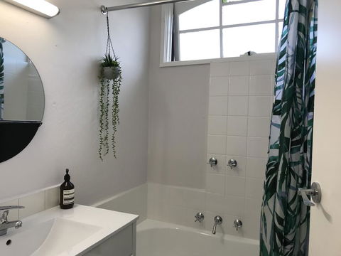 Santa Monica Apartment - Tourism TAS 1