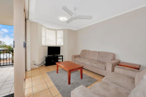 Santalina Beach Gem - Hobart Tourism 3