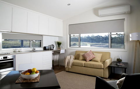 Savannah Cabins, Taronga Western Plains Zoo - Hobart Tourism 0