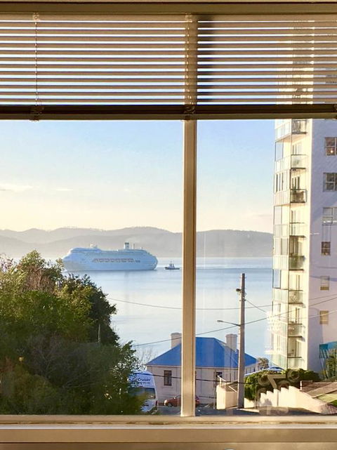 Scarlett's By Salamanca - Hobart Tourism 3