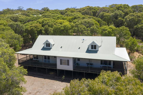 Sea Breeze Chalets Yallingup - Tourism TAS 0