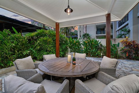 Sea Temple Palm Cove Courtyard Villa 120 - Hobart Tourism 2