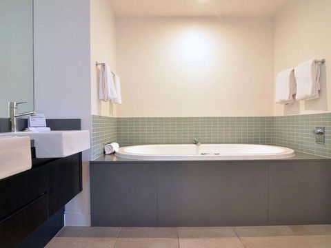 Sea Temple Port Douglas Swim Out Two Bathrooms - Direct Pool Access - Hobart Tourism 3