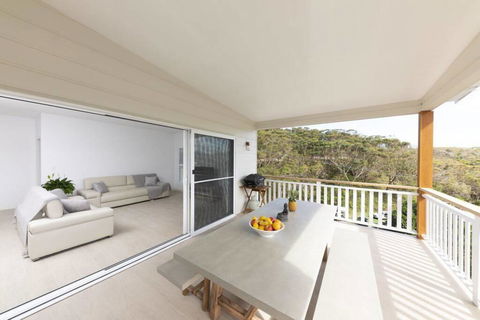 Seal Rocks Beach House ....Sugarloaf - Hobart Tourism 0