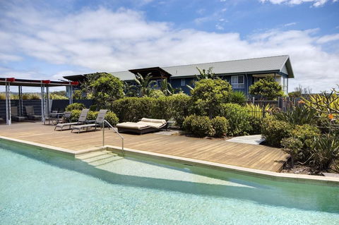 Serenity Diamond Beach (formerly Ramada Resort Diamond Beach) - Hobart Tourism 1