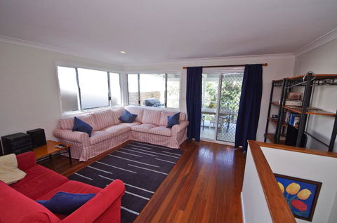 Shiloh Holiday House, 14 East Street - Tourism TAS 2