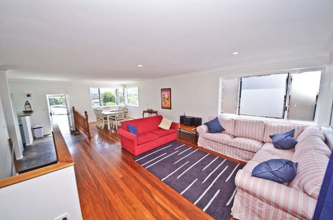 Shiloh Holiday House, 14 East Street - Tourism TAS 3